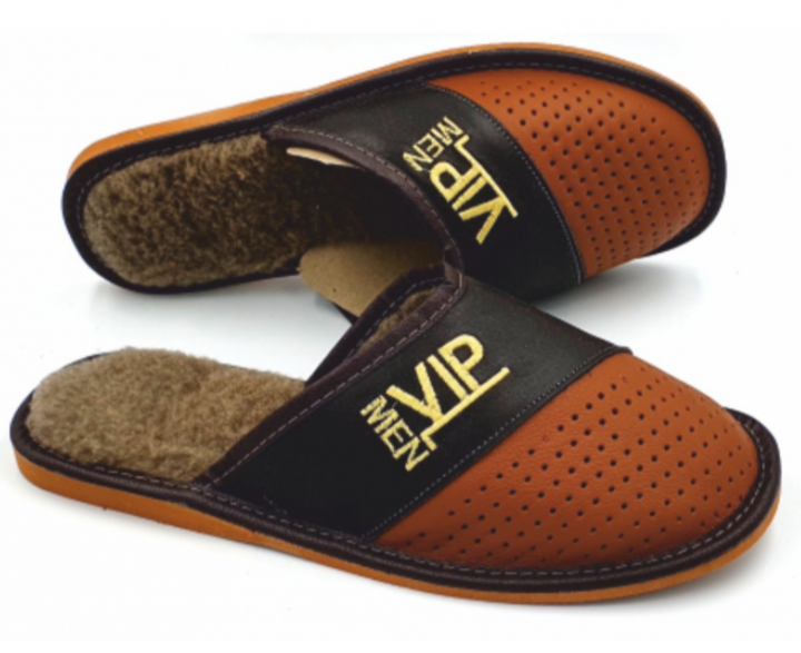 KAPCIE-SKORZANE-SKORZANE-PANTOFLE-LACZKI-OBUWIE-BUTY-MESKIE-EUROPEAN-LEATHER-SLIPPERS-SHOES-WOOL-SHEEP-OWCZA-WEŁNA-WELNA-BARAN-ZIMOWE-OCIEPLANE -POLISH-VIBES-GIFT-GALLERY-CHICAGO