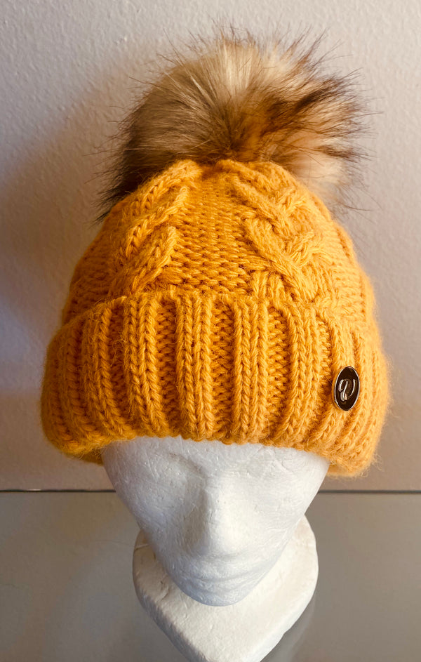 HAT- WINTER-BEANIE-POM-POM- CZAPKA-ZIMOWA-POLSKA-POLISH-VIBES-GOFT-GALLERY 