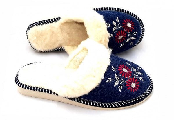 WOMEN-LEATHER-SLIPPERS-SHOSE-SHEEPSKIN-NATURAL-SHEEP-WOOL -EUROPEAN-KAPCIE-SKORZANE-SKÓRA-SKORA-WELNA-OWCZA-WELNA-PANTOFLE-POLSKIE-BUTY-POLISH-VIBES-GIFT-GALLERY-CHICAGO