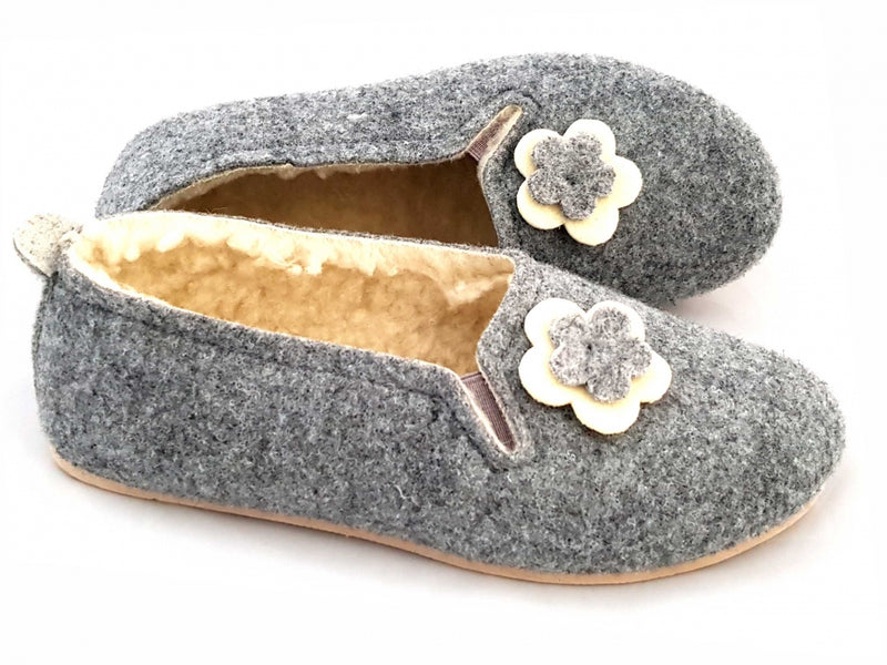 WOMEN-SLIPPERS-SHOSE--NATURAL-SHEEP-WOOL-EUROPEAN-BAMBOSZE-KAPCIE-WELNA-OWCZA-WELNA-PANTOFLE-POLSKIE-BUTY-POLISH-VIBES-GIFT-GALLERY-CHICAGO