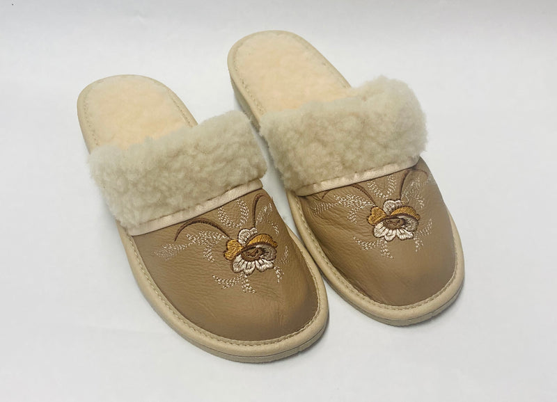 Women’s Leather Slippers. Sheep Wool