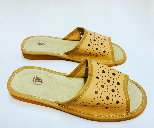 GENUINE-LEATHER-SLIPPERS-FLATS-MADE-IN-POLAND-EUROPEAN-POLISH-VIBES -GIFT-GALLERY -KAPCIE -DAMSKIE -SKORZANE-PANTOFLE